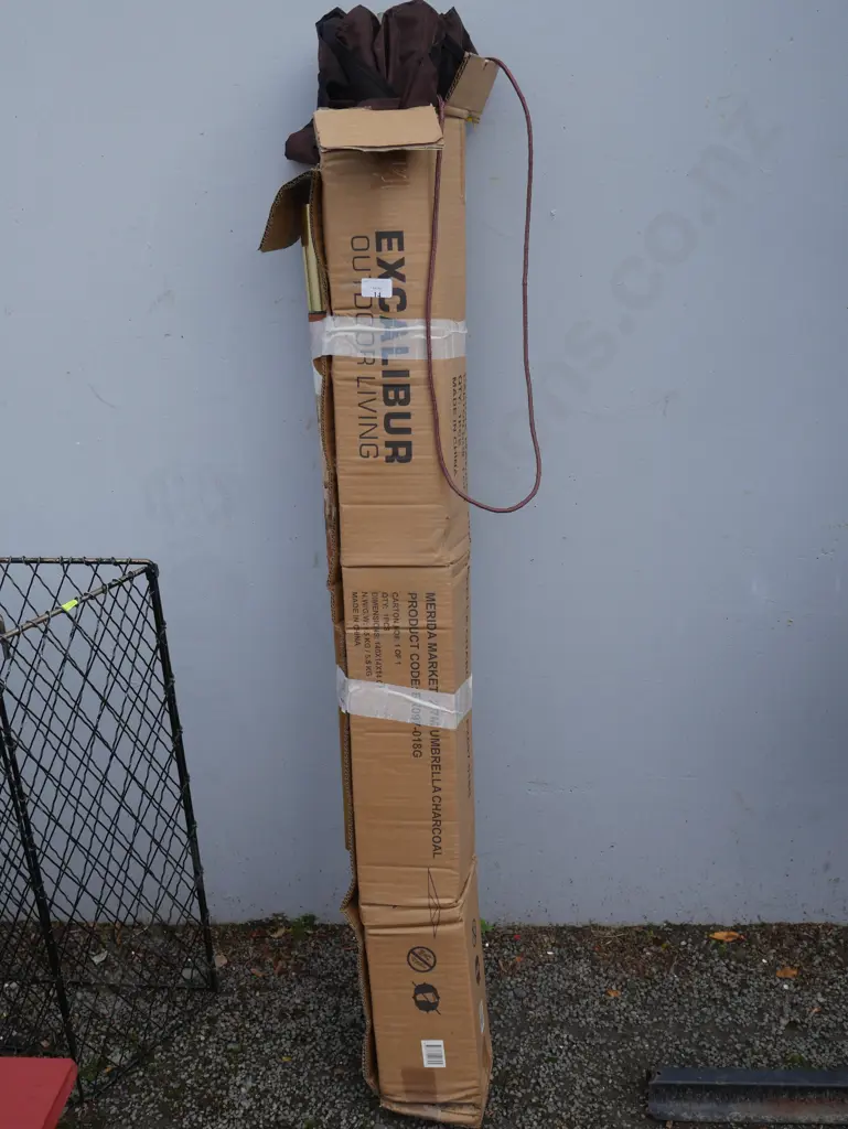 Boxed Sun umbrella Image 1++