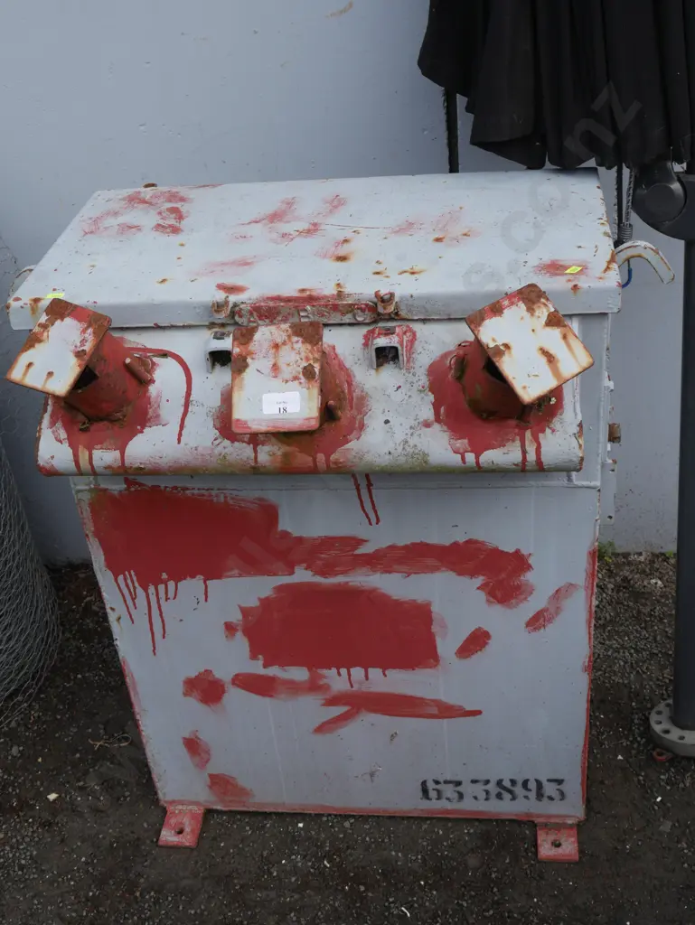 Transformer turned smoker Image 1++