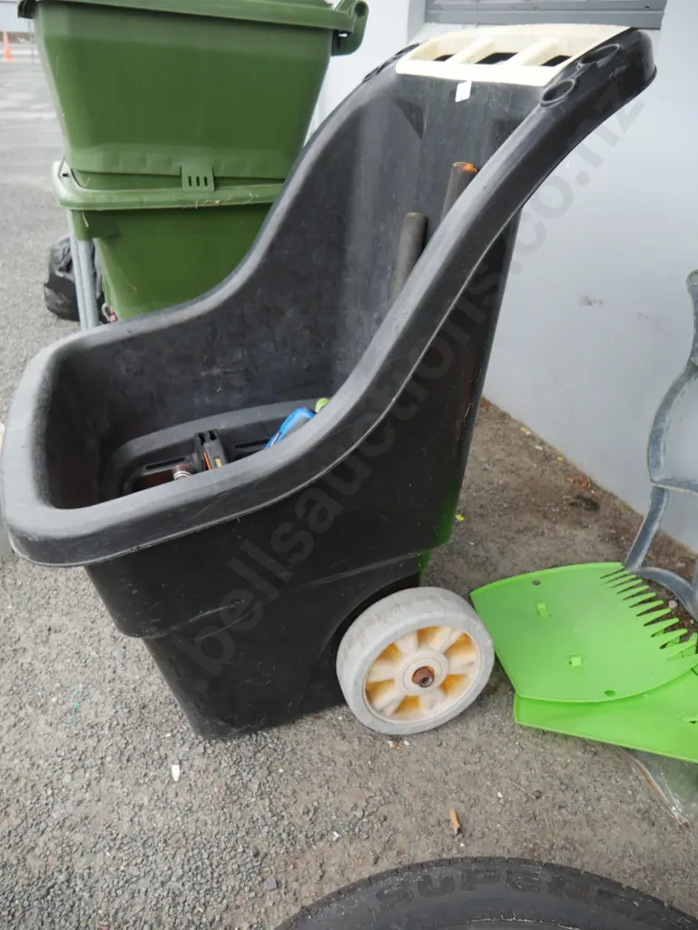 Garden trolley, tools Image 1++