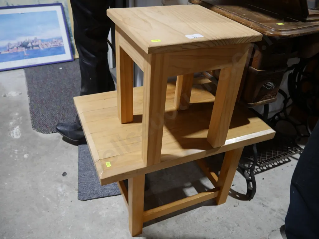 Small coffee table and side table Image 1++