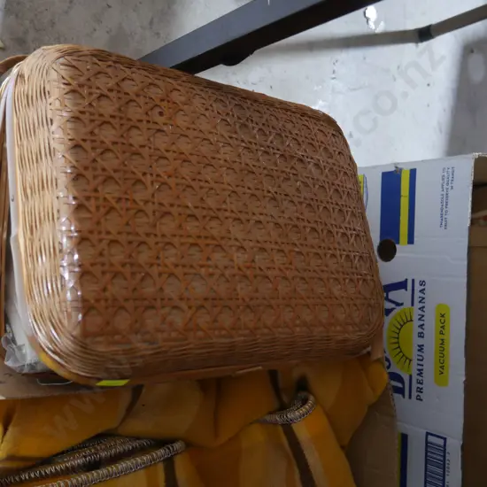 Sewing box and contents