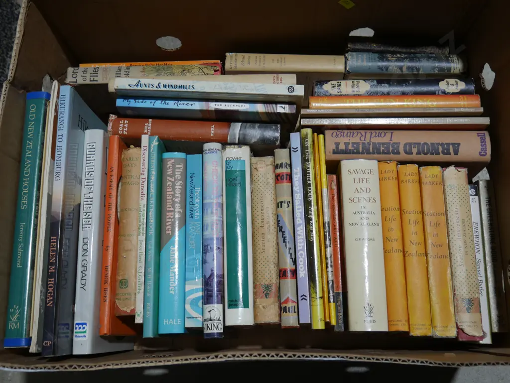 New Zealand books Image 1++