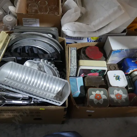 2 boxes old tins, baking dishes etc