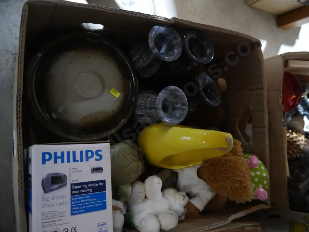 Teddy bears, vases etc Image 1++