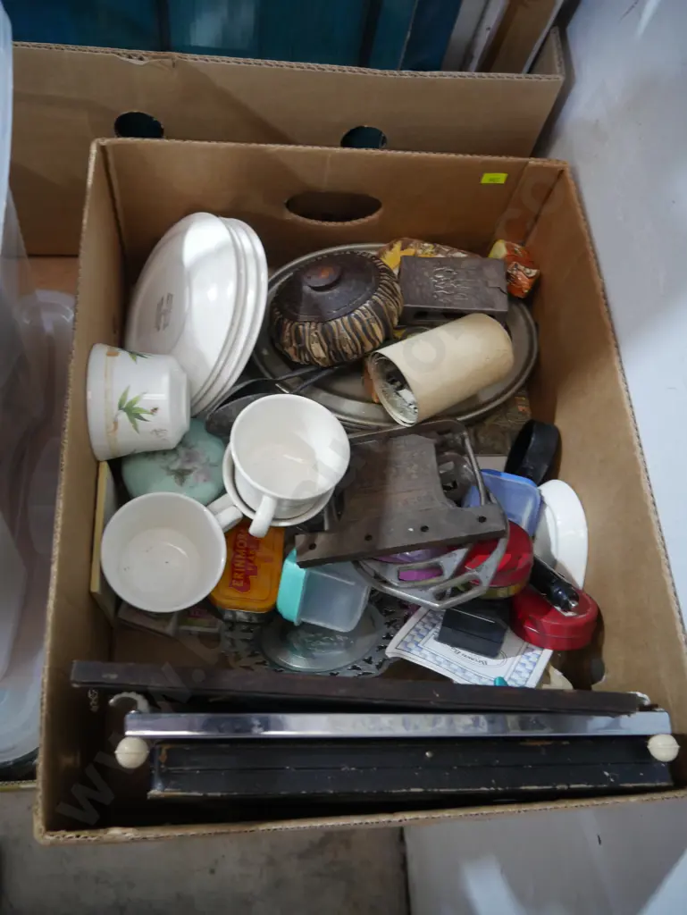 Cups and sauces, old tin, other sundries Image 1++