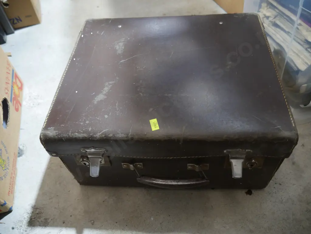 Old briefcase Image 1++