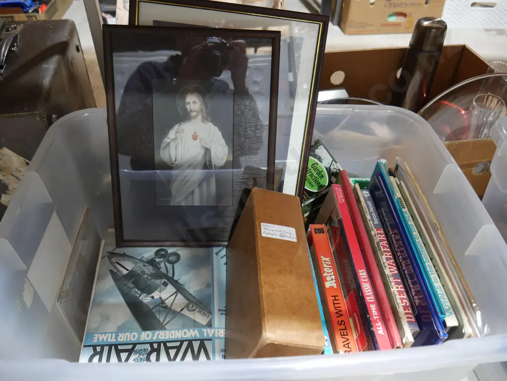 Books, 2 pictures Image 1++