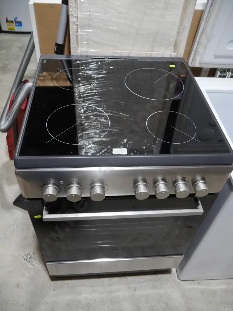 Whirlpool oven and cooktop Image 1++