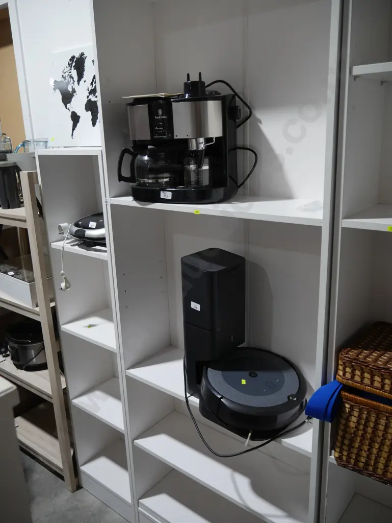 2 book cases Image 1++