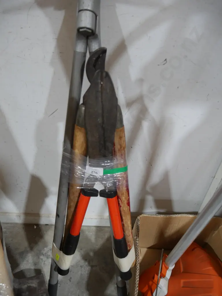 Lopper, shears Image 1++
