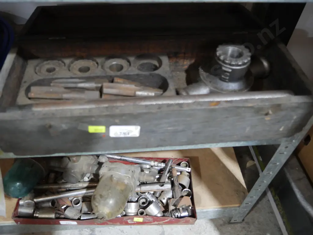 Tap and die set Image 1++