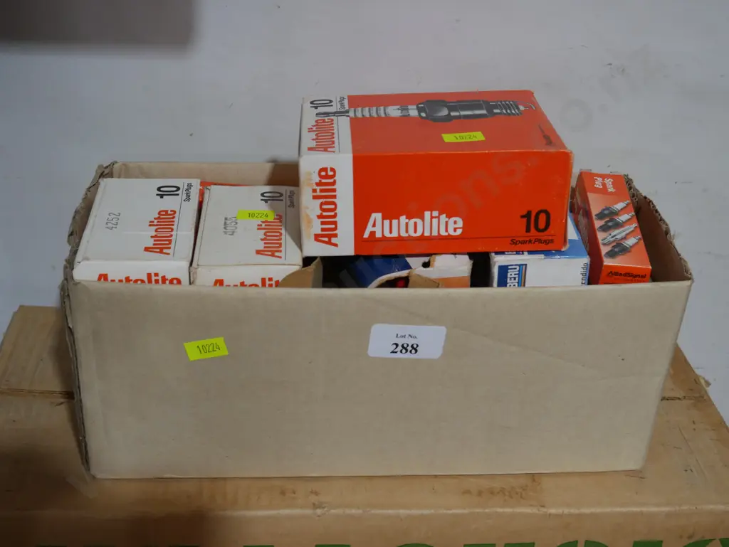 Spark plugs Image 1++