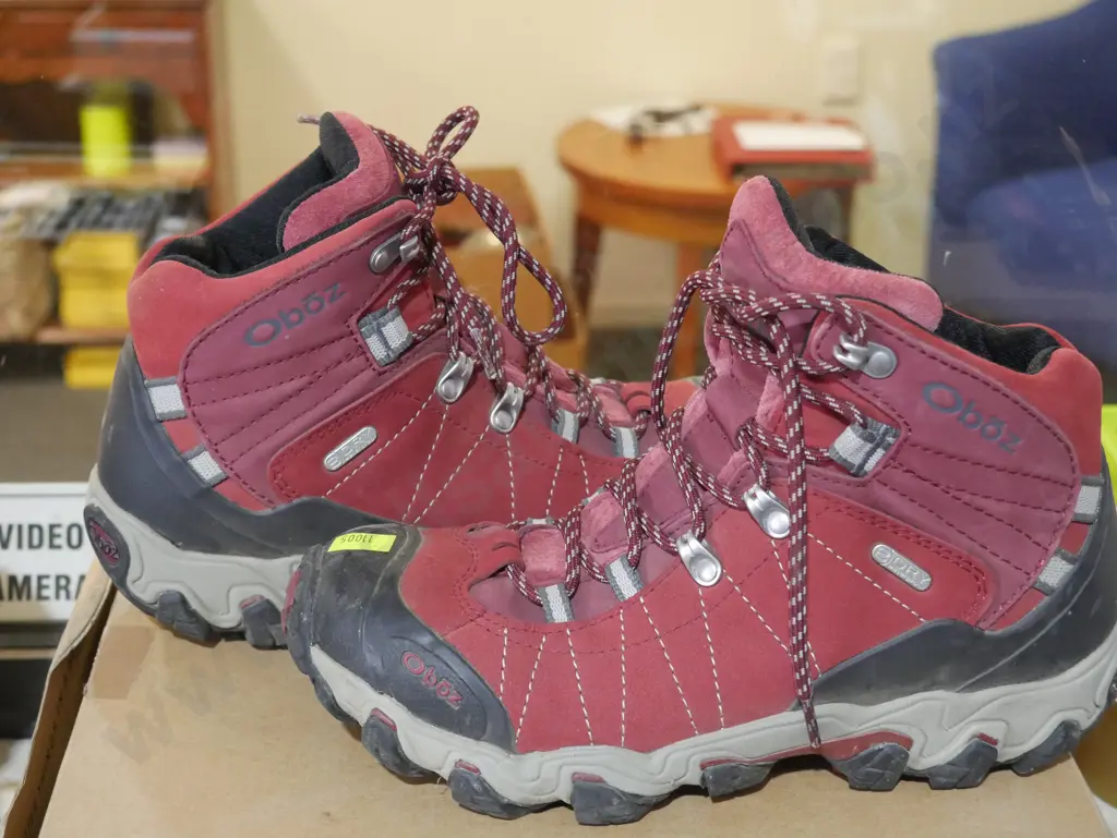 Oboz tramping boots. US size 8 Image 1++