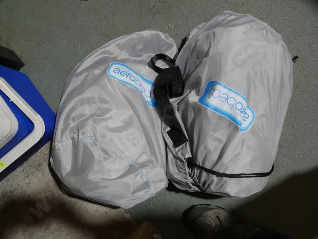 2 air beds Image 1++