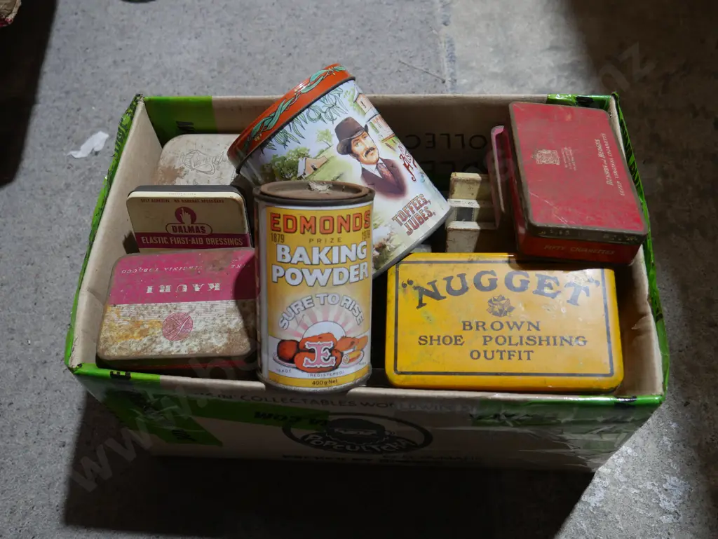 Assorted tins Image 1++