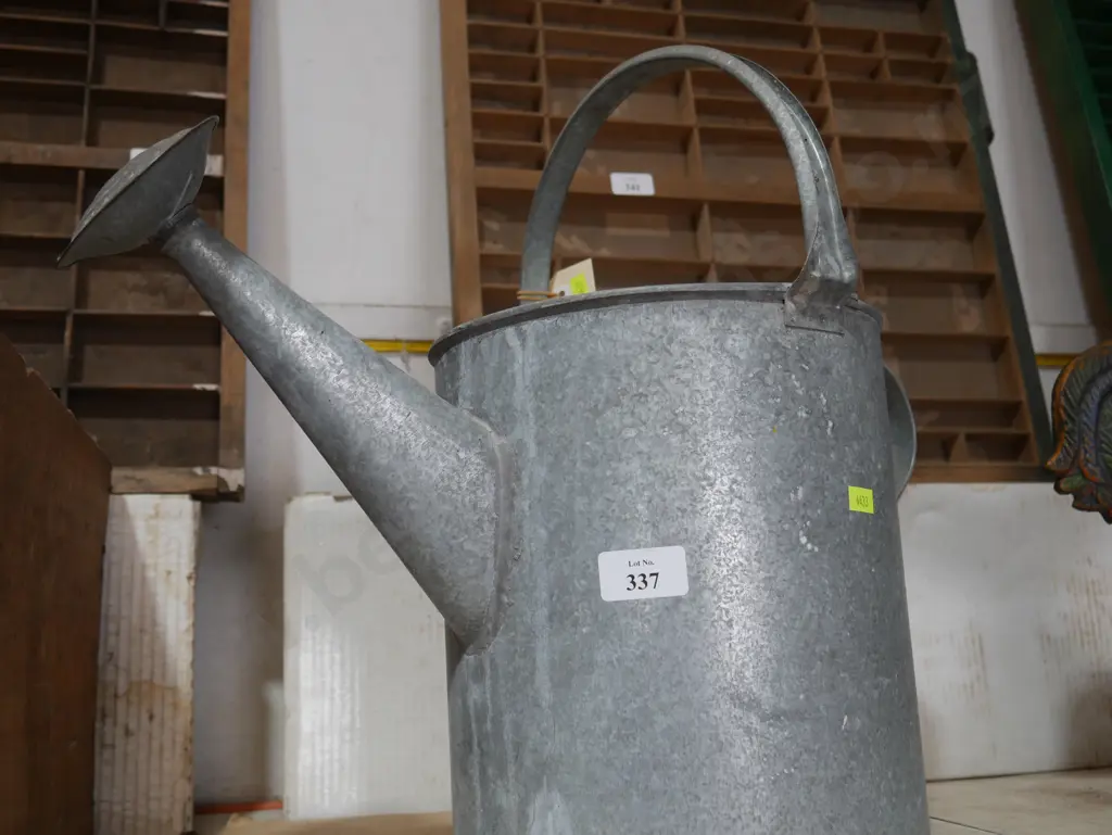 Watering can Image 1++