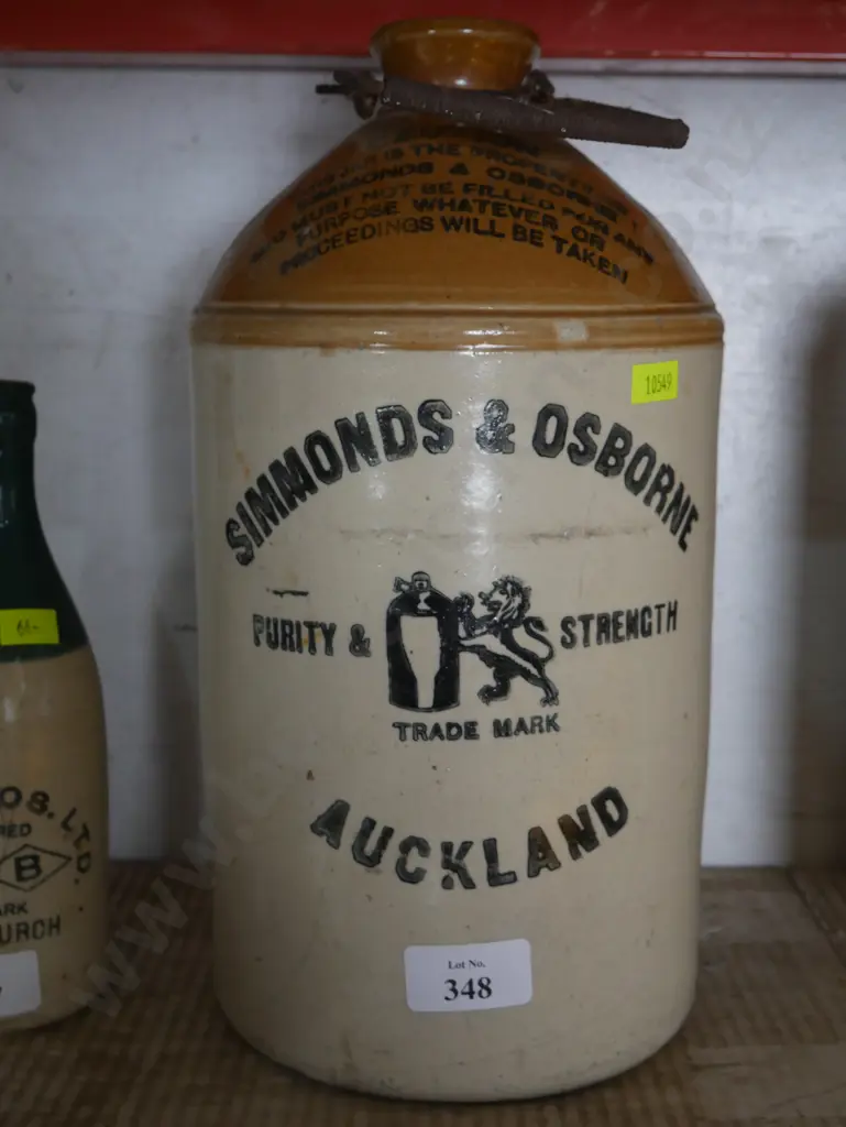 Simmons and Osborne Auckland stone jar Image 1++