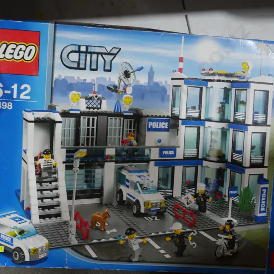 Lego City police station