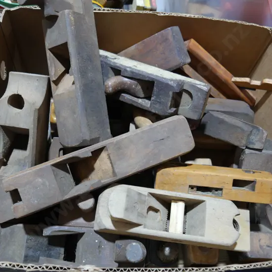 Assorted wood planes