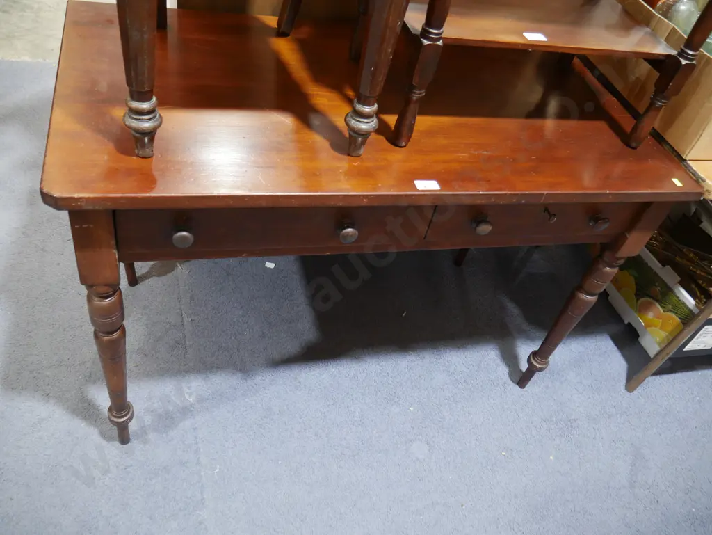 Hallway table Image 1++