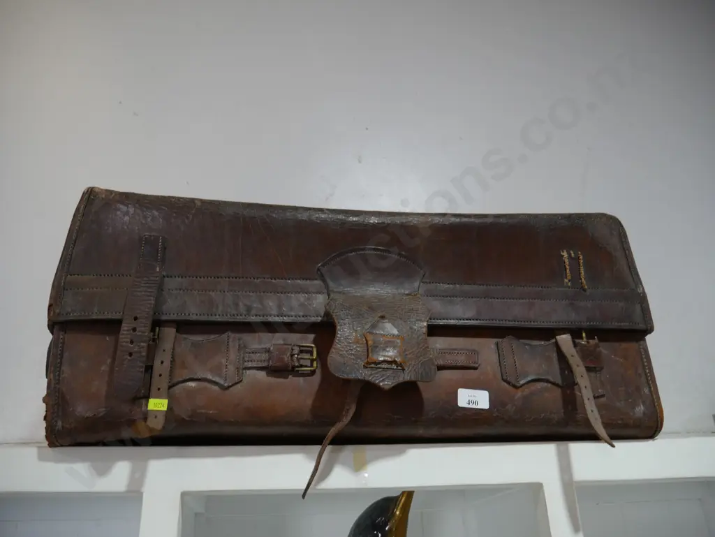 Antique travel trunk Image 1++