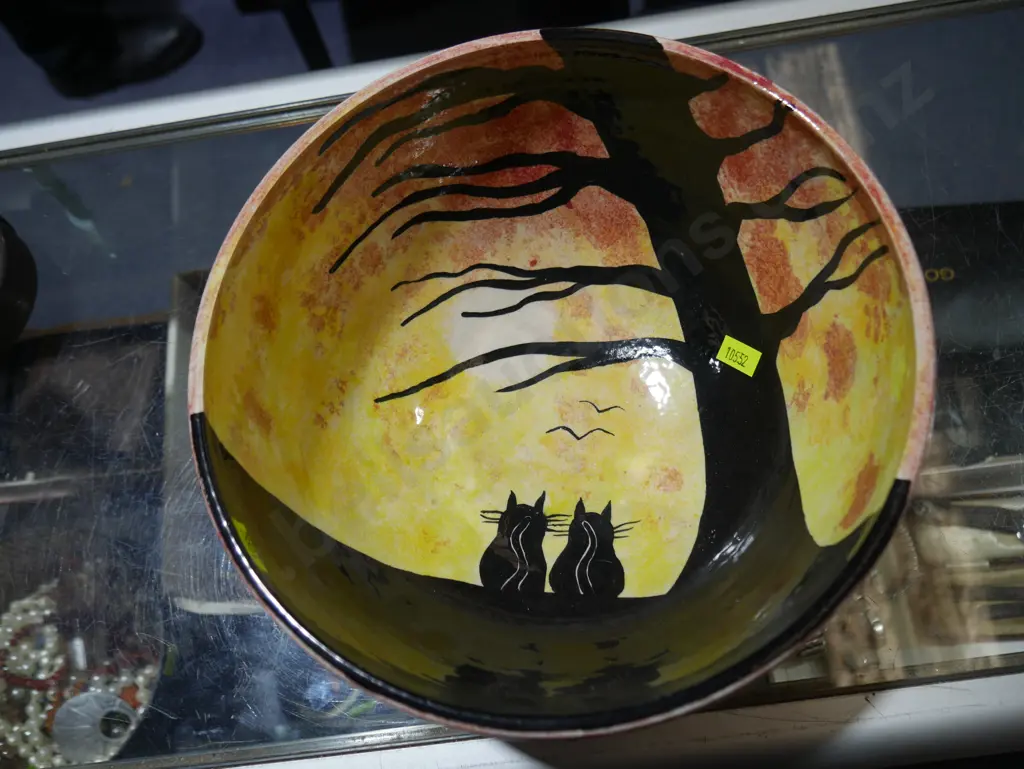 NZ Tina Over the Top pottery bowl Image 1++