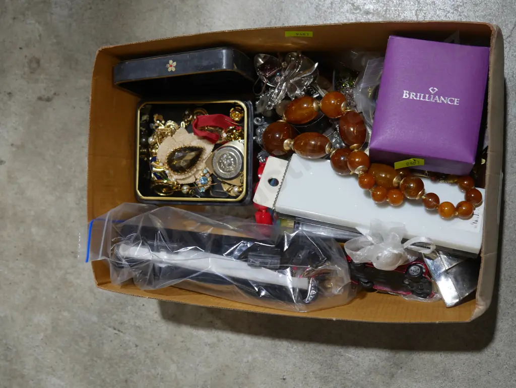 Costume jewelry etc Image 1++