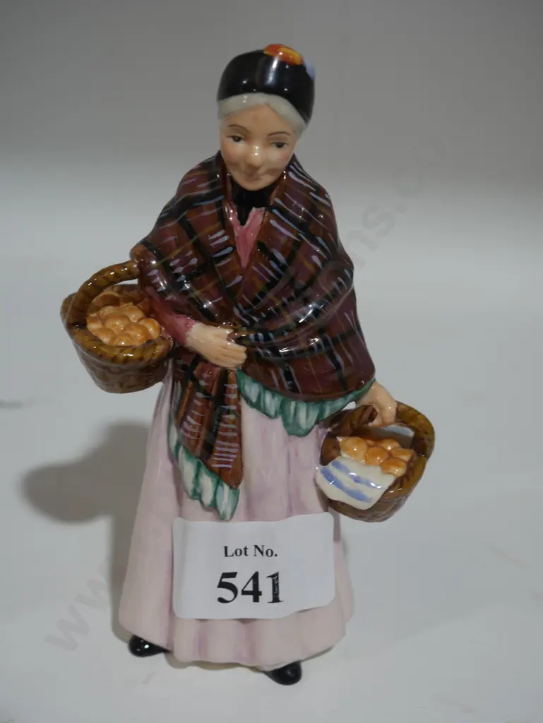 Royal Doulton figurine "The Orange Lady" Image 1++