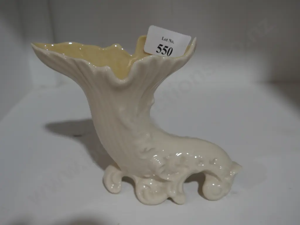 Belleek vase Image 1++