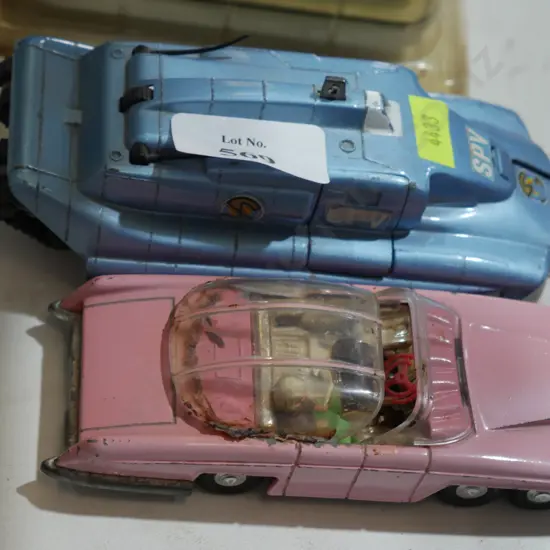 2 Thunderbird cars