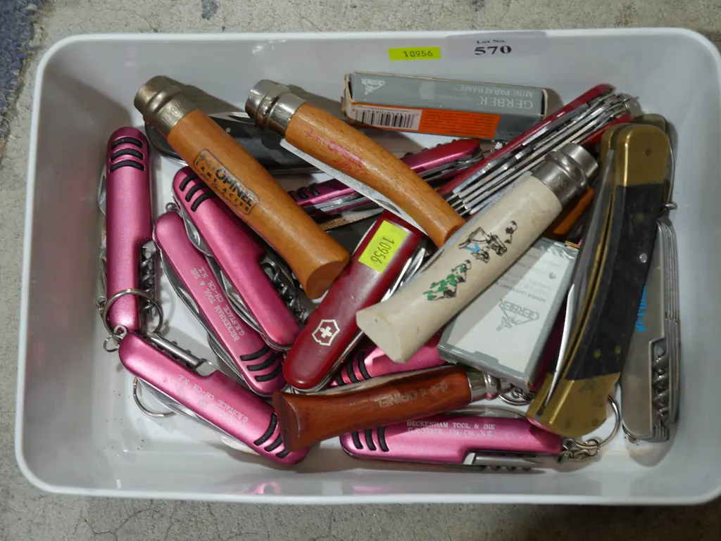 Pocket knives etc Image 1++