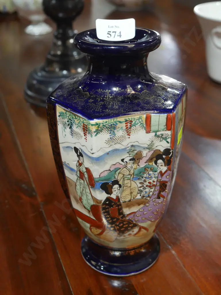Oriental vase Image 1++