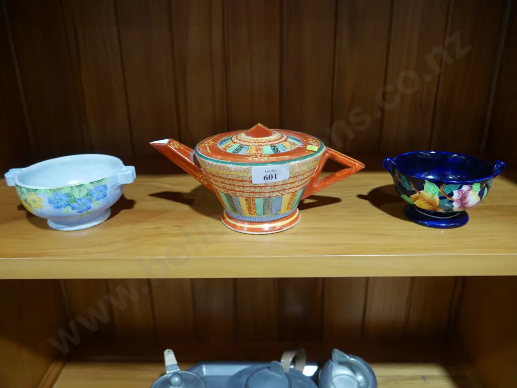 Vintage ceramic tea pot and 2 bowls Image 1++