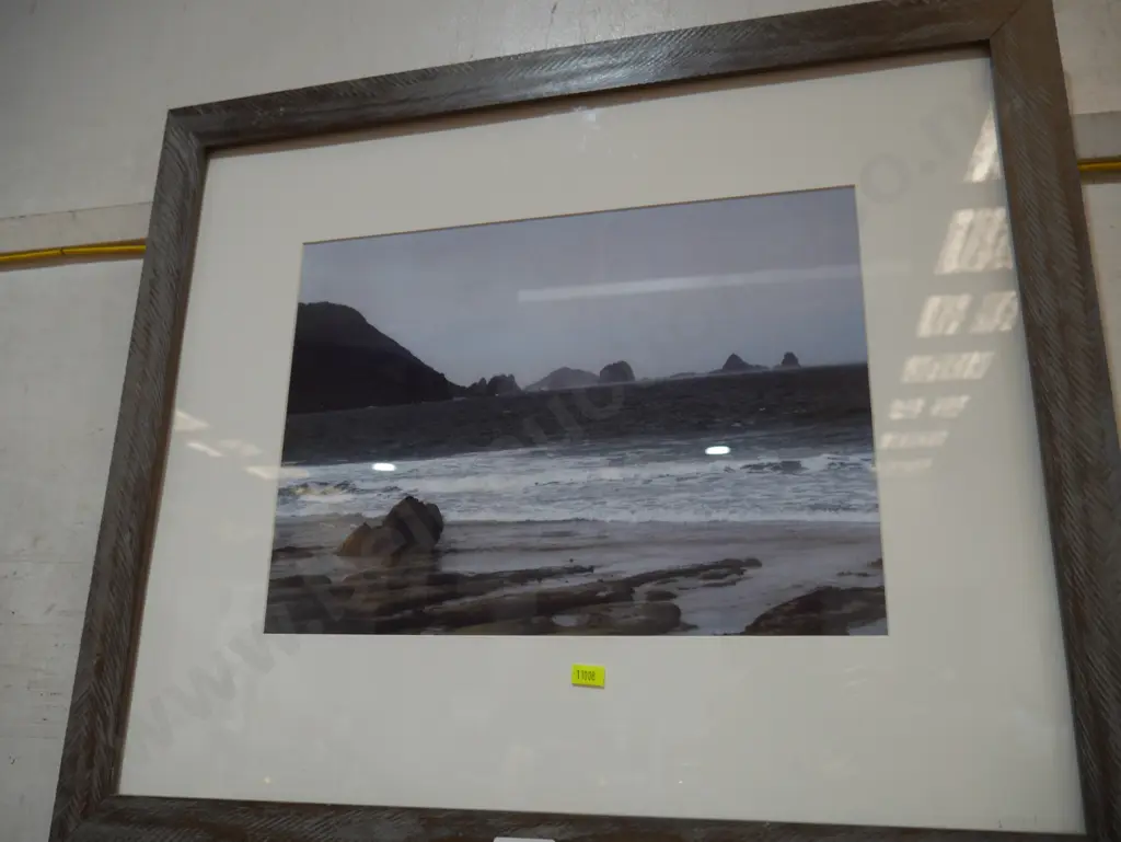 Framed ocean picture Image 1++