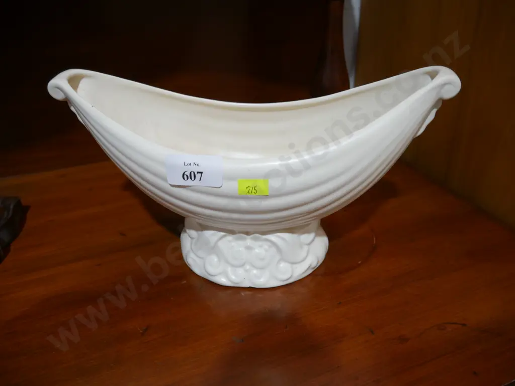 Crown Lynn vase, number 549 Image 1++