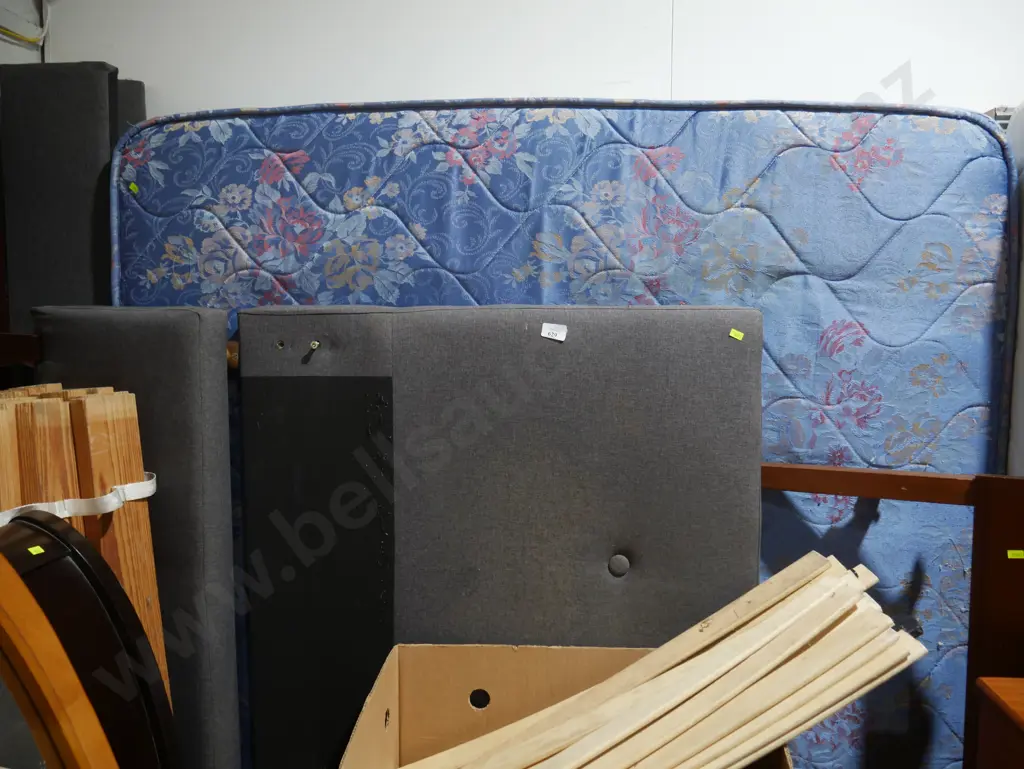 Slat bed with headboards Image 1++