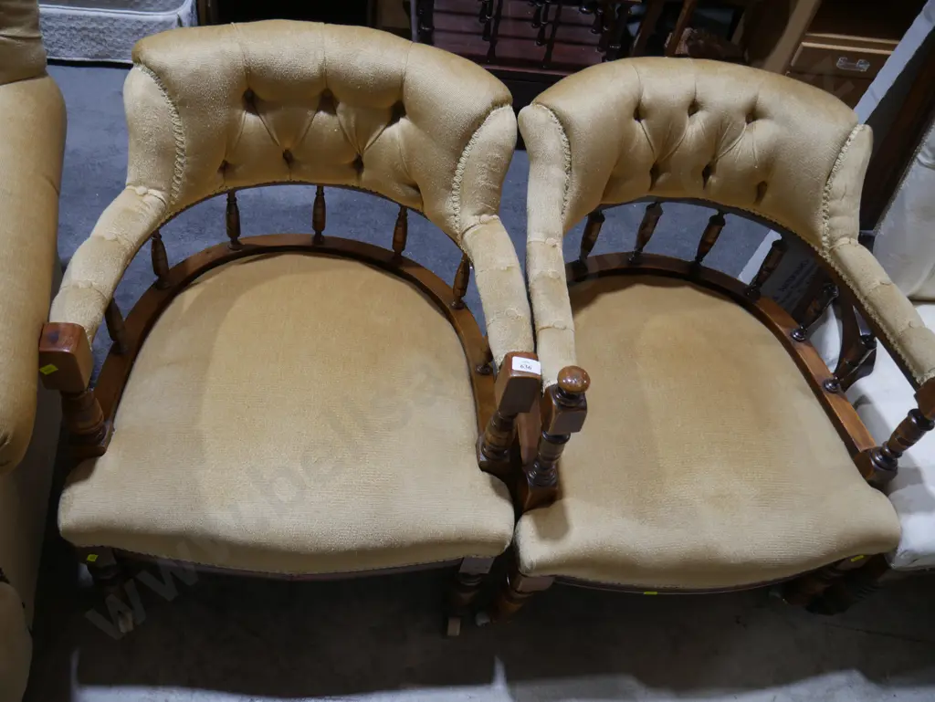 Two English tub chairs Image 1++