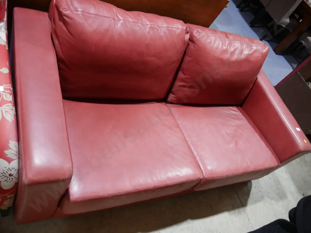 Two-seater red leather sofa Image 1++