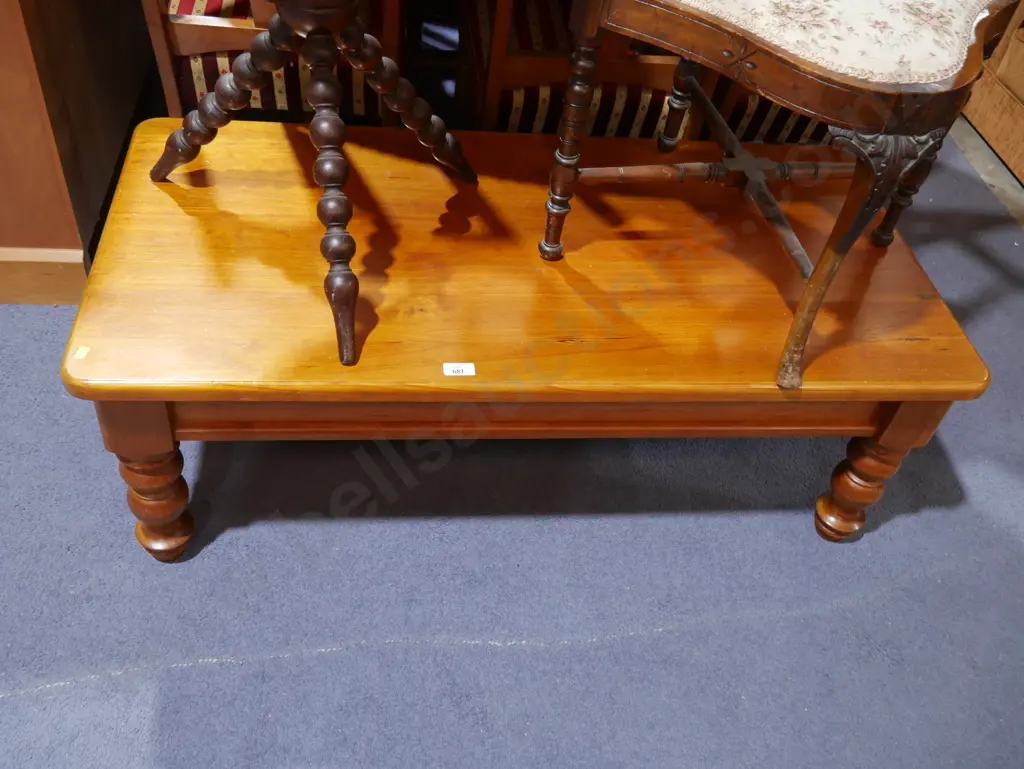 Coffee table Image 1++