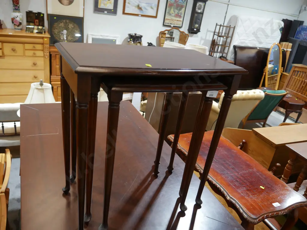 Nest of 3 tables Image 1++