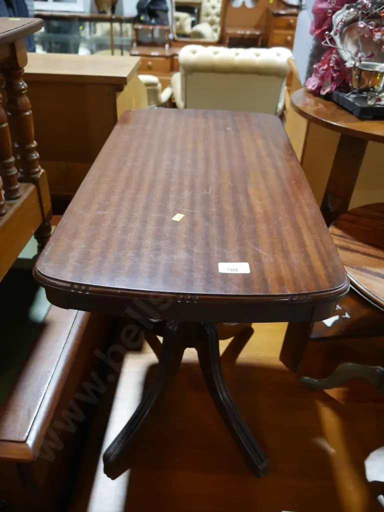 Side table Image 1++