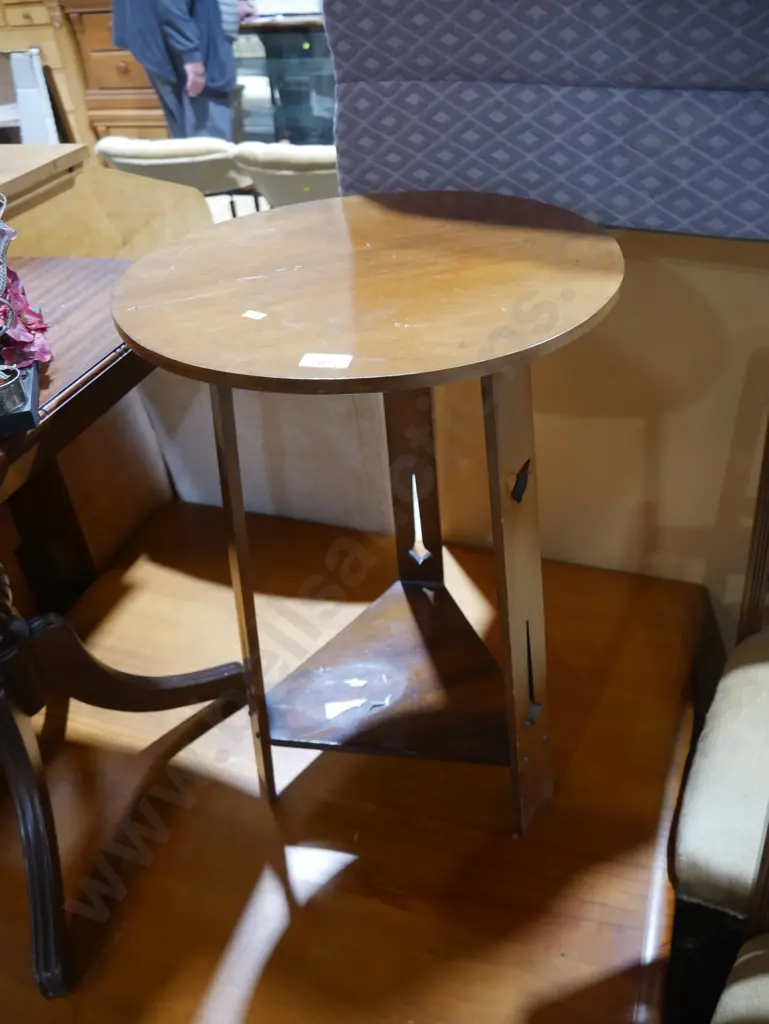 Two tier plant table Image 1++