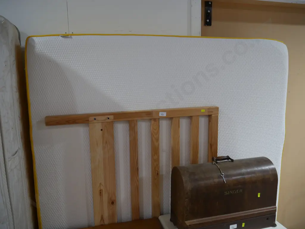 Queen slat bed Image 1++