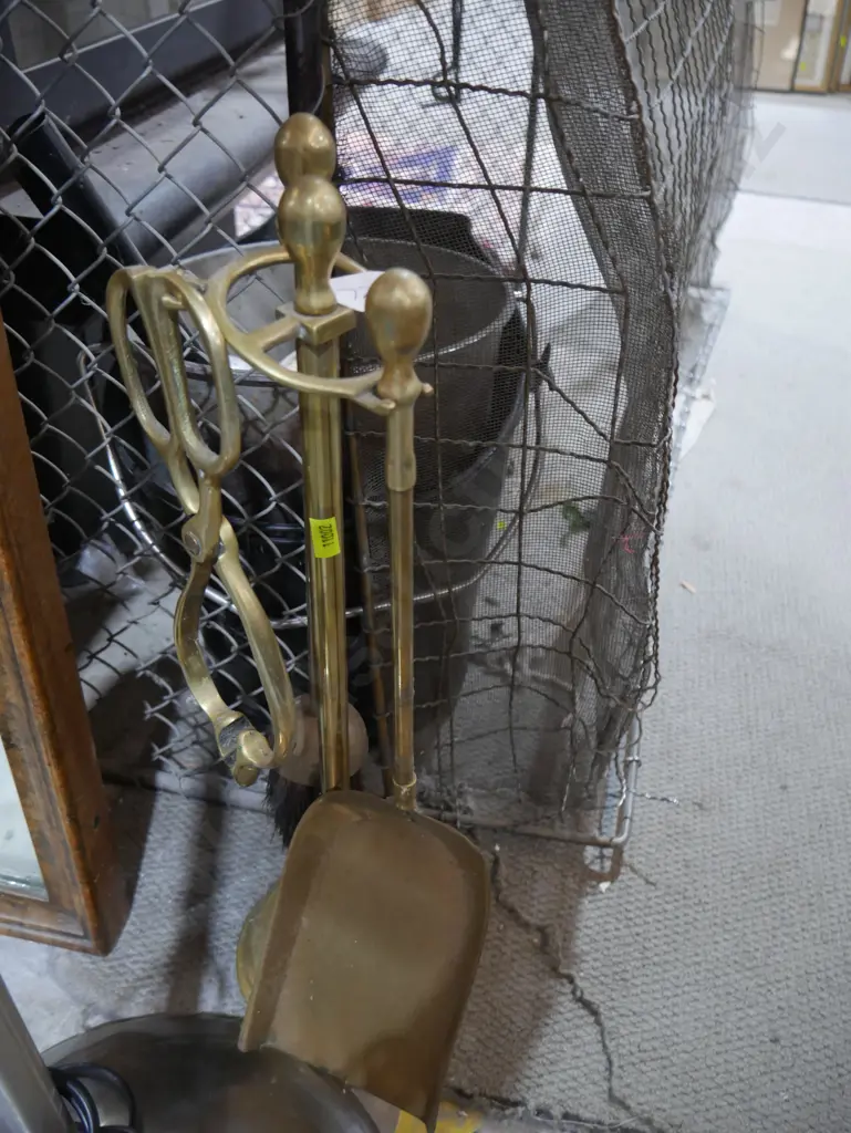 Brass fireside set Image 1++
