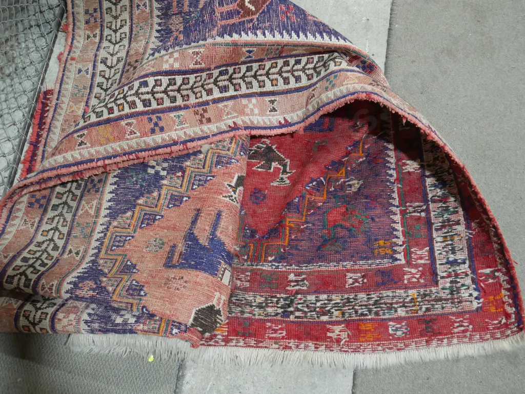 Hand knotted floor rug Image 1++