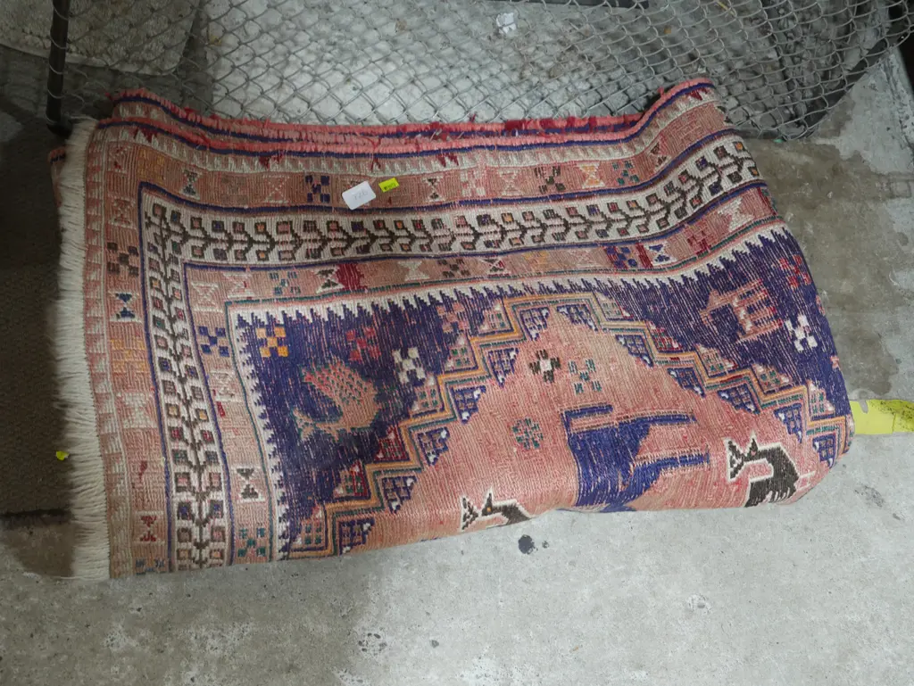 Hand knotted floor rug Image 1++