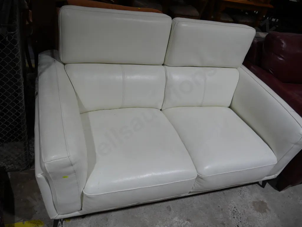 White two-seater settee Image 1++