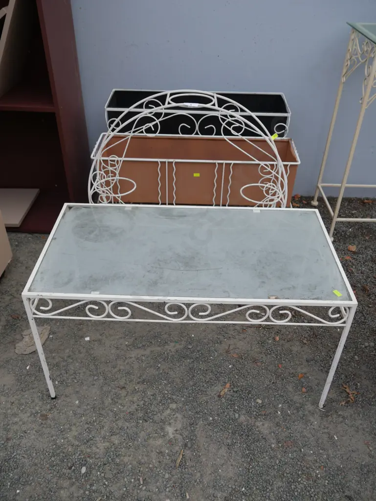 2 planters, glass top table etc Image 1++