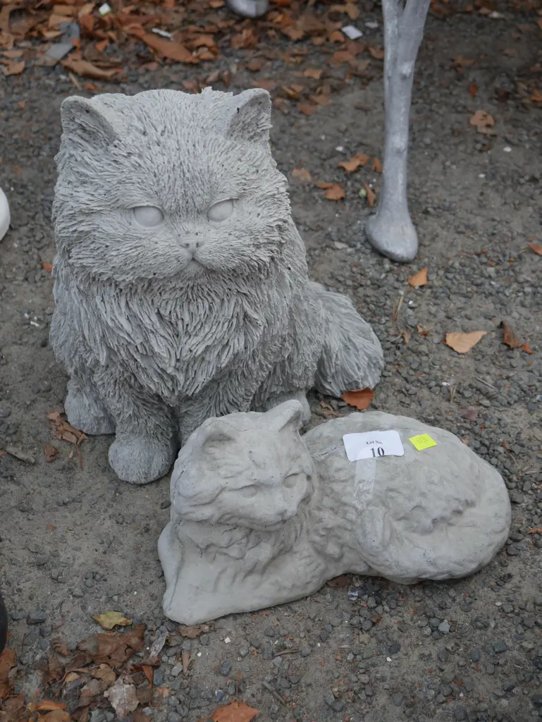 2 cat ornaments Image 1++