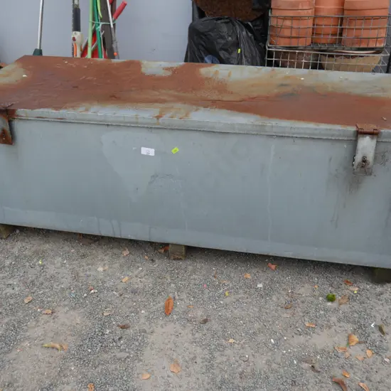 Metal trunk